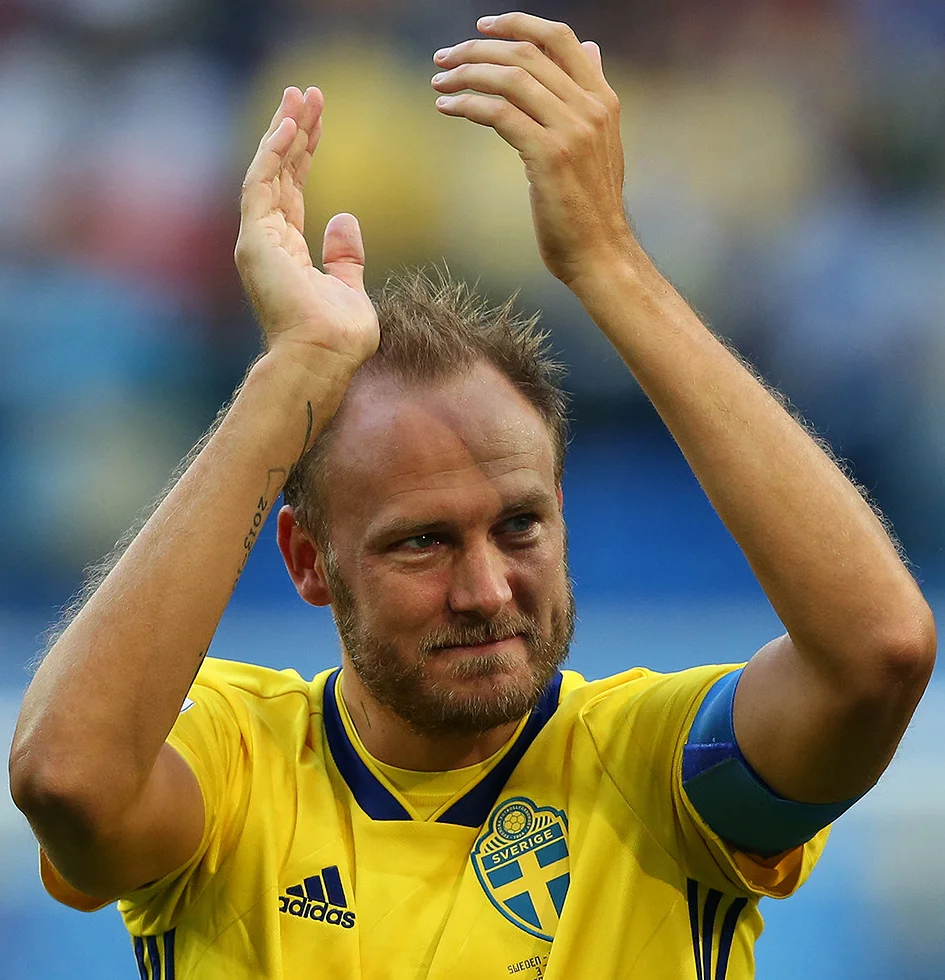 Andreas Granqvist i landslagströjan med kaptensbindeln 2018