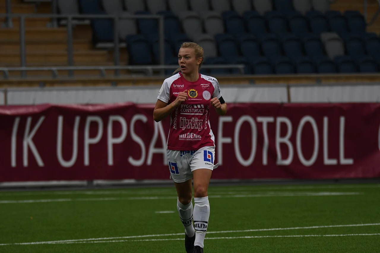Beata Olsson i IK Uppsalas matchtröja 2020
