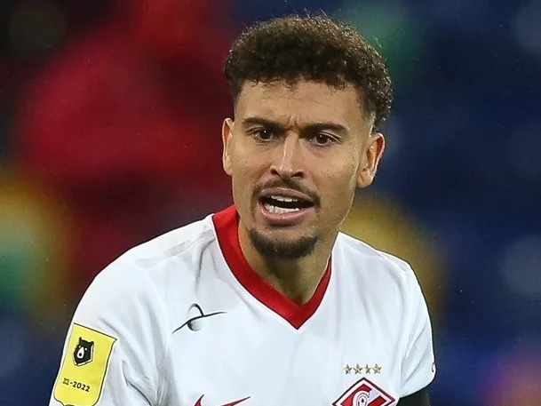 Jordan Larsson i Spartak Moskvas matchtröja