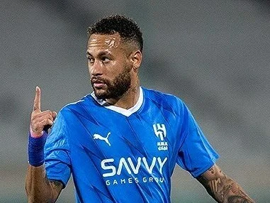 Neymar fotograferad i Al-Hilals matchtröja