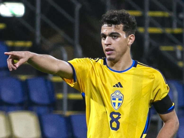 Yasin Ayari i Sveriges U21-landslagströja
